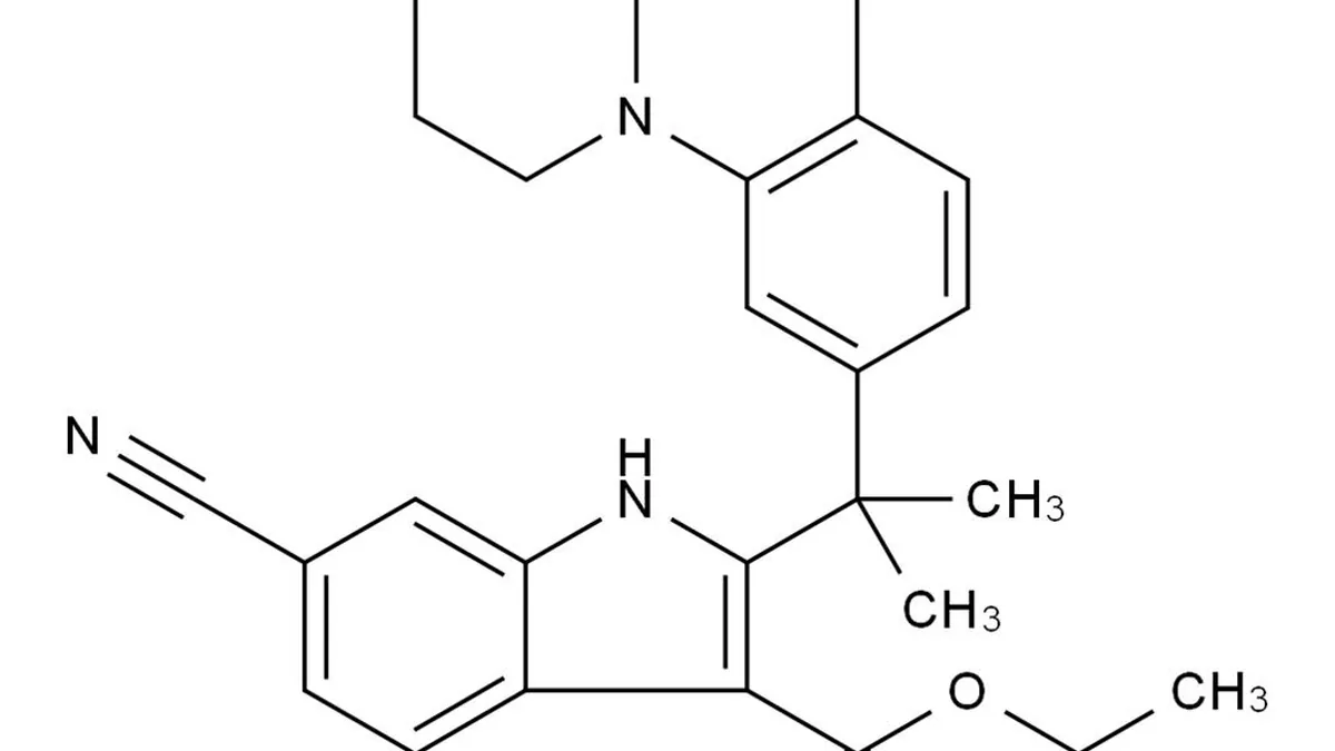 医生正在为患者解释艾乐替尼的用药方案和价格